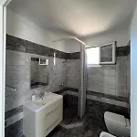 Beauty ! Uphill Location *