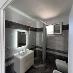 Apartment Beauty ! Uphill Location