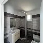 Apartment Beauty ! Uphill Location *