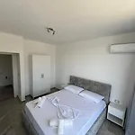 Beauty ! Uphill Location Apartment *