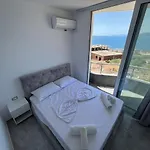 Beauty ! Uphill Location Apartment