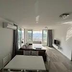Beauty ! Uphill Location Apartment *