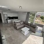 Apartment Beauty ! Uphill Location