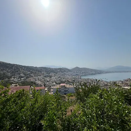 Beauty ! Uphill Location Apartment *