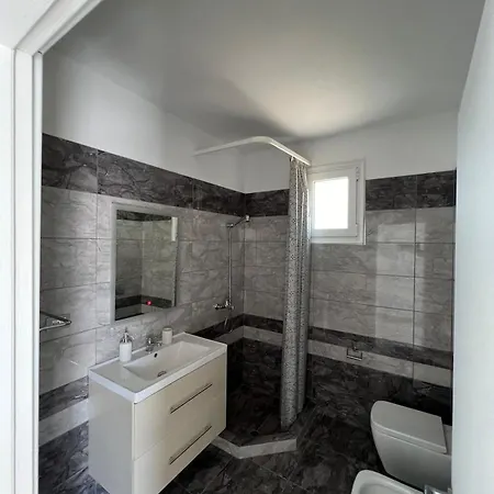 Beauty ! Uphill Location Апартаменты *