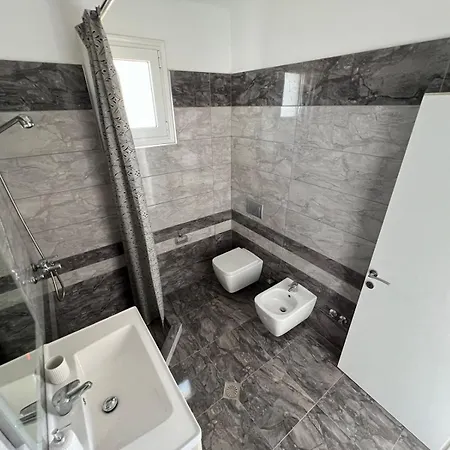 Апартаменты Beauty ! Uphill Location Саранда