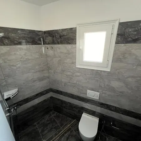 Beauty ! Uphill Location