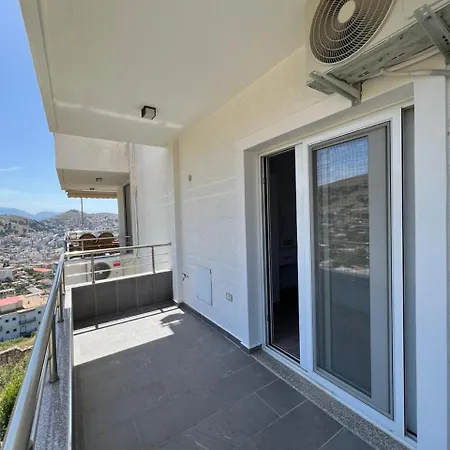 Beauty ! Uphill Location Apartment
