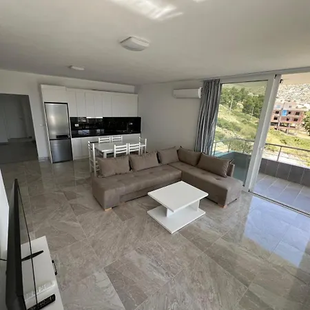 Beauty ! Uphill Location Апартаменты *