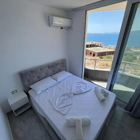 Beauty ! Uphill Location Apartment