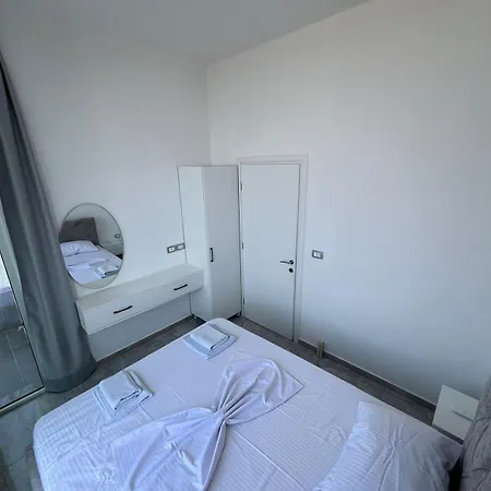 Beauty ! Uphill Location Apartment Sarandë