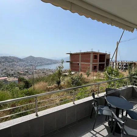 Beauty ! Uphill Location Apartment *