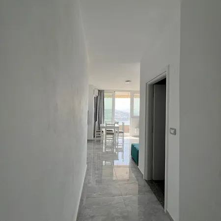 Beauty ! Uphill Location