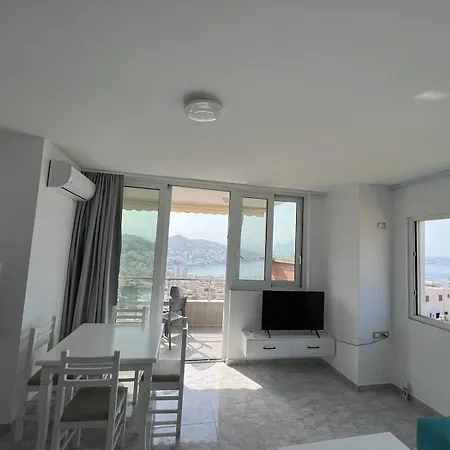 Beauty ! Uphill Location Apartment Sarandë