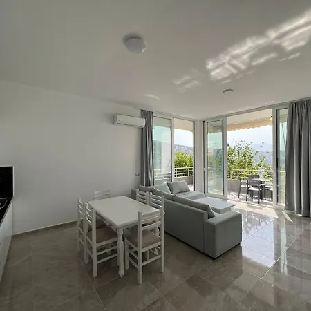 Beauty ! Uphill Location *