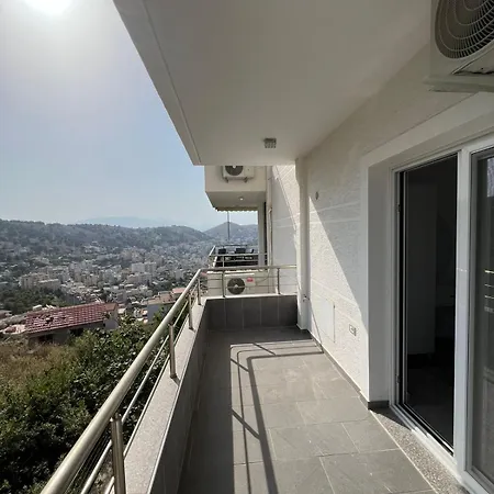 Beauty ! Uphill Location *
