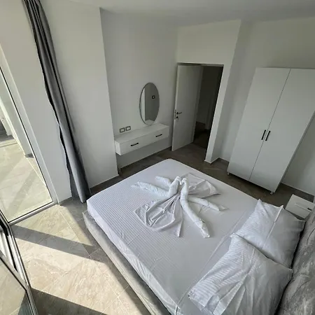 Beauty ! Uphill Location *