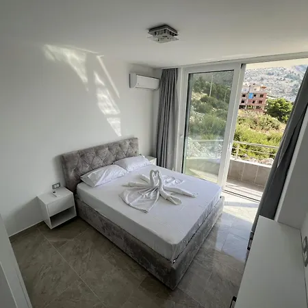 Апартаменты Beauty ! Uphill Location Саранда