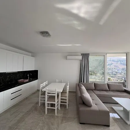 Beauty ! Uphill Location Sarandë