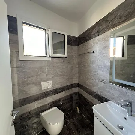 Beauty ! Uphill Location