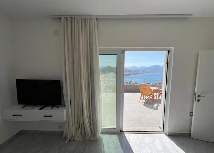 Beauty ! Uphill Location Appartement Saranda
