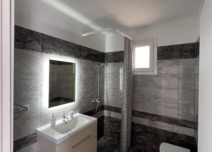 Beauty ! Uphill Location