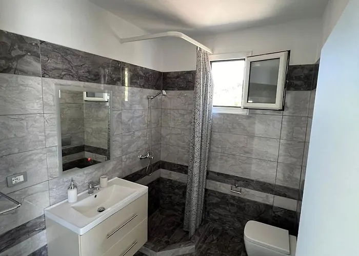 Appartement Beauty ! Uphill Location Saranda