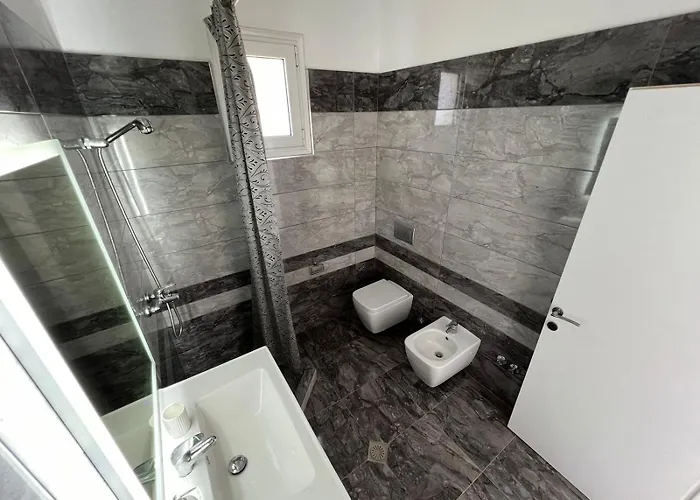 Beauty ! Uphill Location *