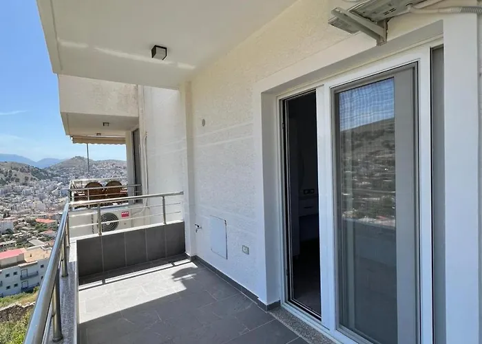 Beauty ! Uphill Location Apartment