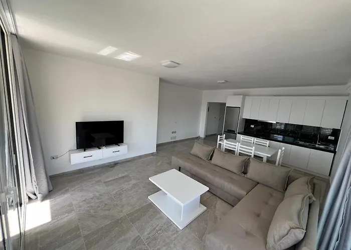 Appartement Beauty ! Uphill Location Saranda