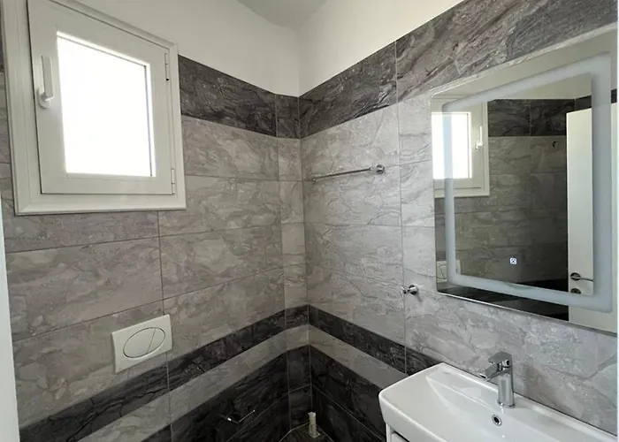 Beauty ! Uphill Location * Saranda