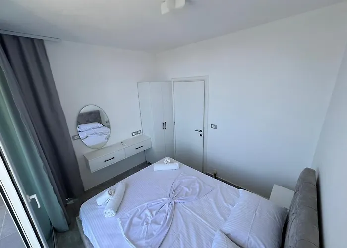 Beauty ! Uphill Location Apartment *