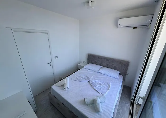 Beauty ! Uphill Location Apartment *