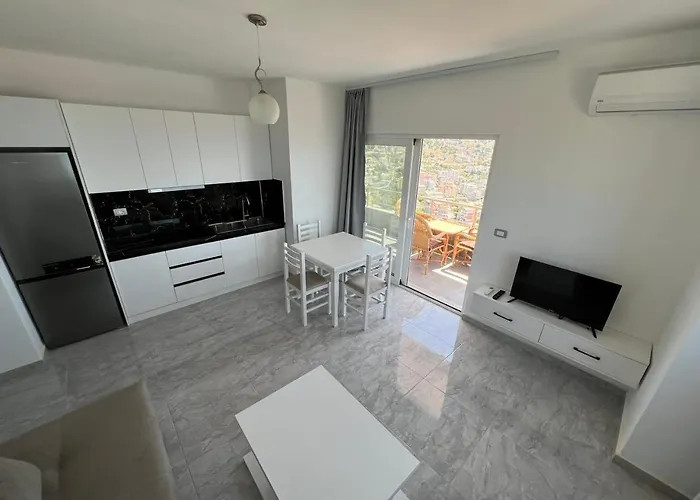 Beauty ! Uphill Location Appartement Saranda