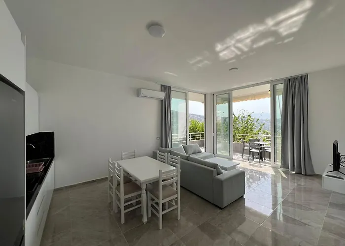 Beauty ! Uphill Location *