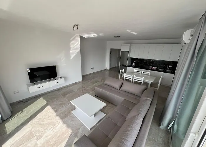 Beauty ! Uphill Location Appartement Saranda