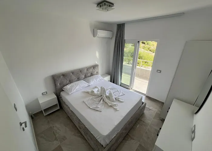 Beauty ! Uphill Location Saranda